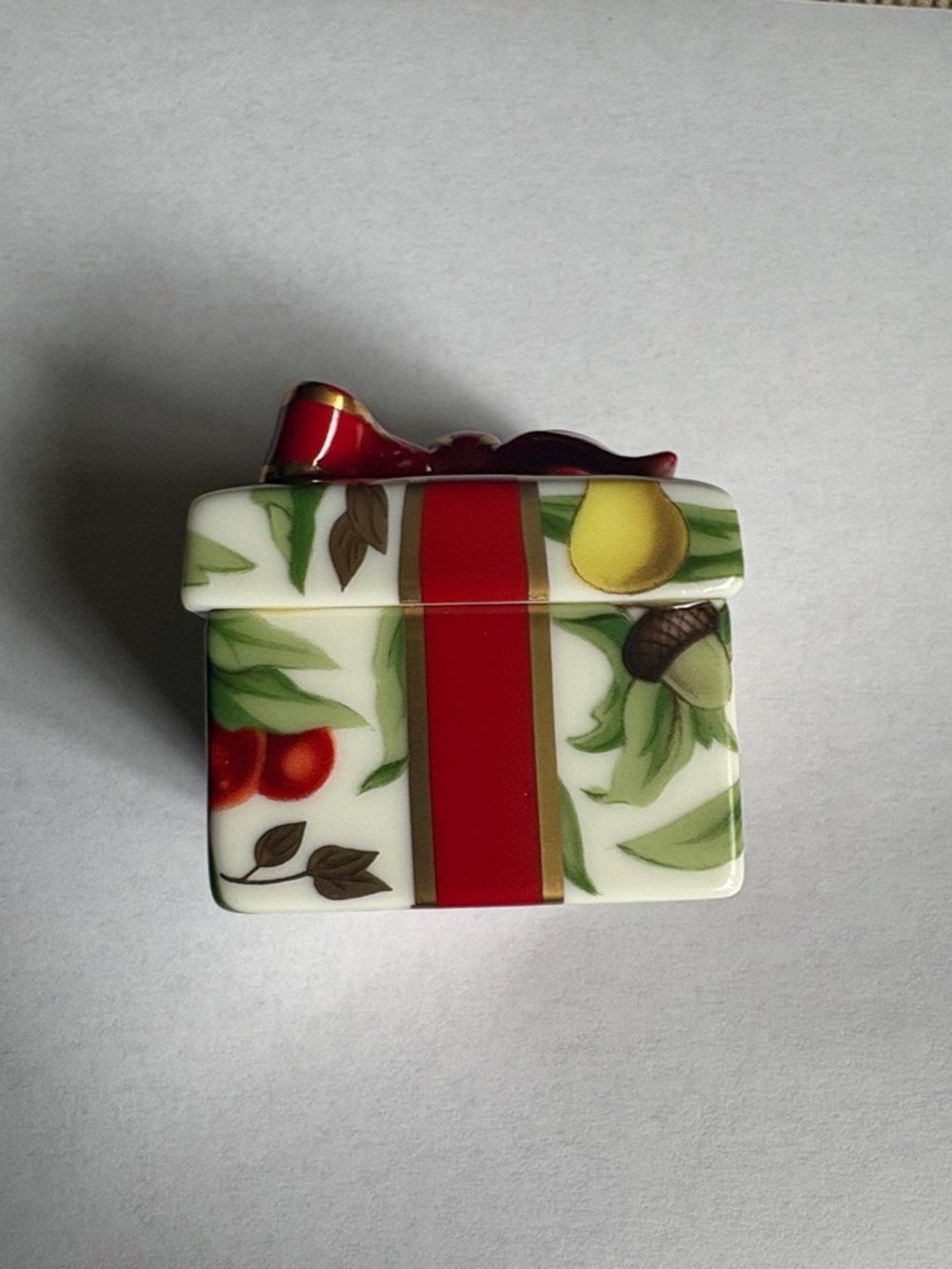 Tiffany & Co. Decorative Porcelain Holiday Box with Red Bow - Picture 2 of 8